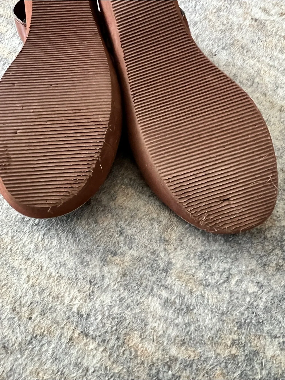 Kenneth Cole REACTION Peep Toe Wedge Sandals in Color Luggage Size 8